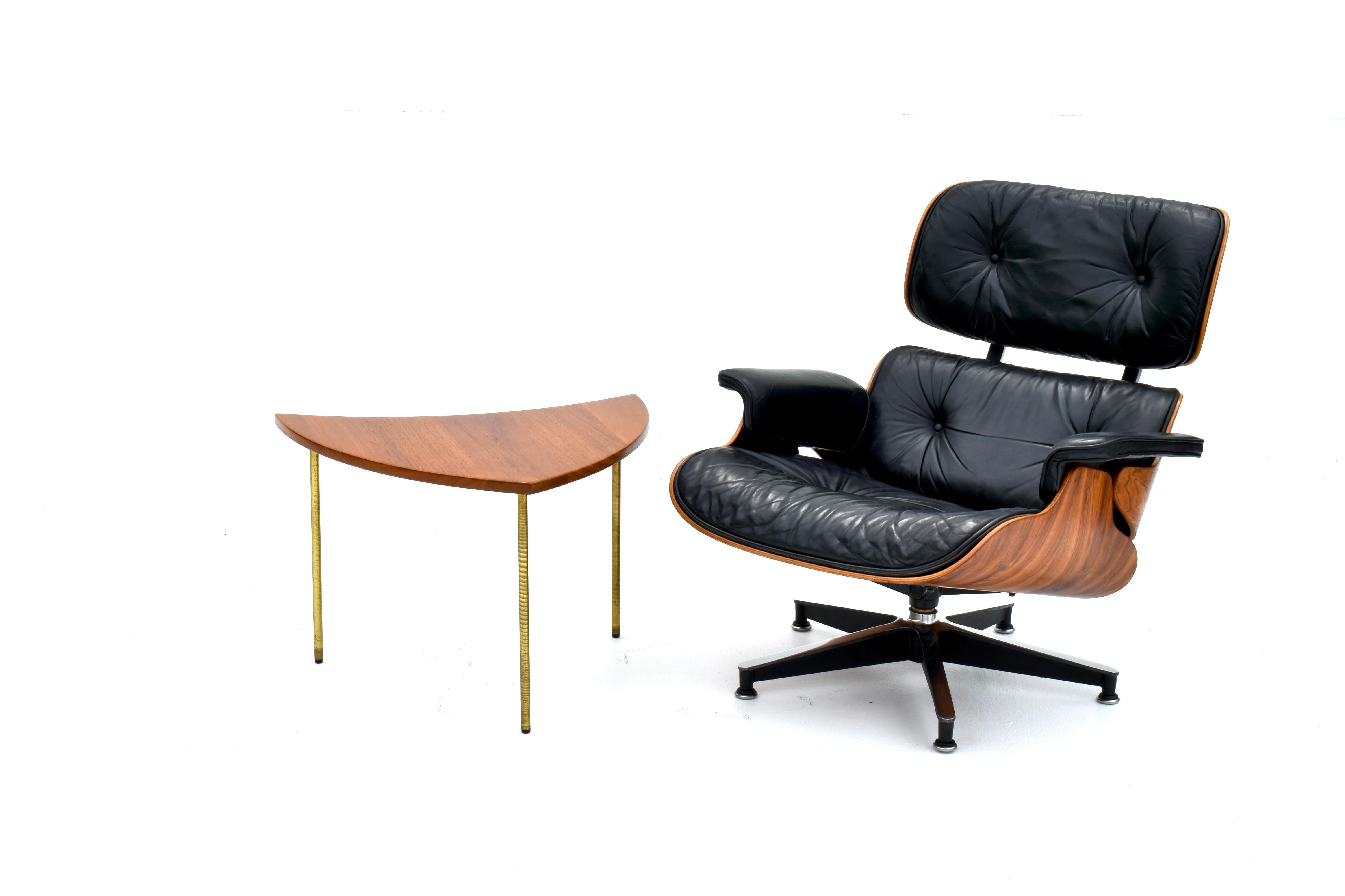 A very hard to find Pinwheel table designed in the mid 50’s by Hvidt & Molgaard.

Very high quality, produced from solid staved Teak.

An incredibly eye catching and elegant design. Excellent as statement side tables, bedside tables or speaker