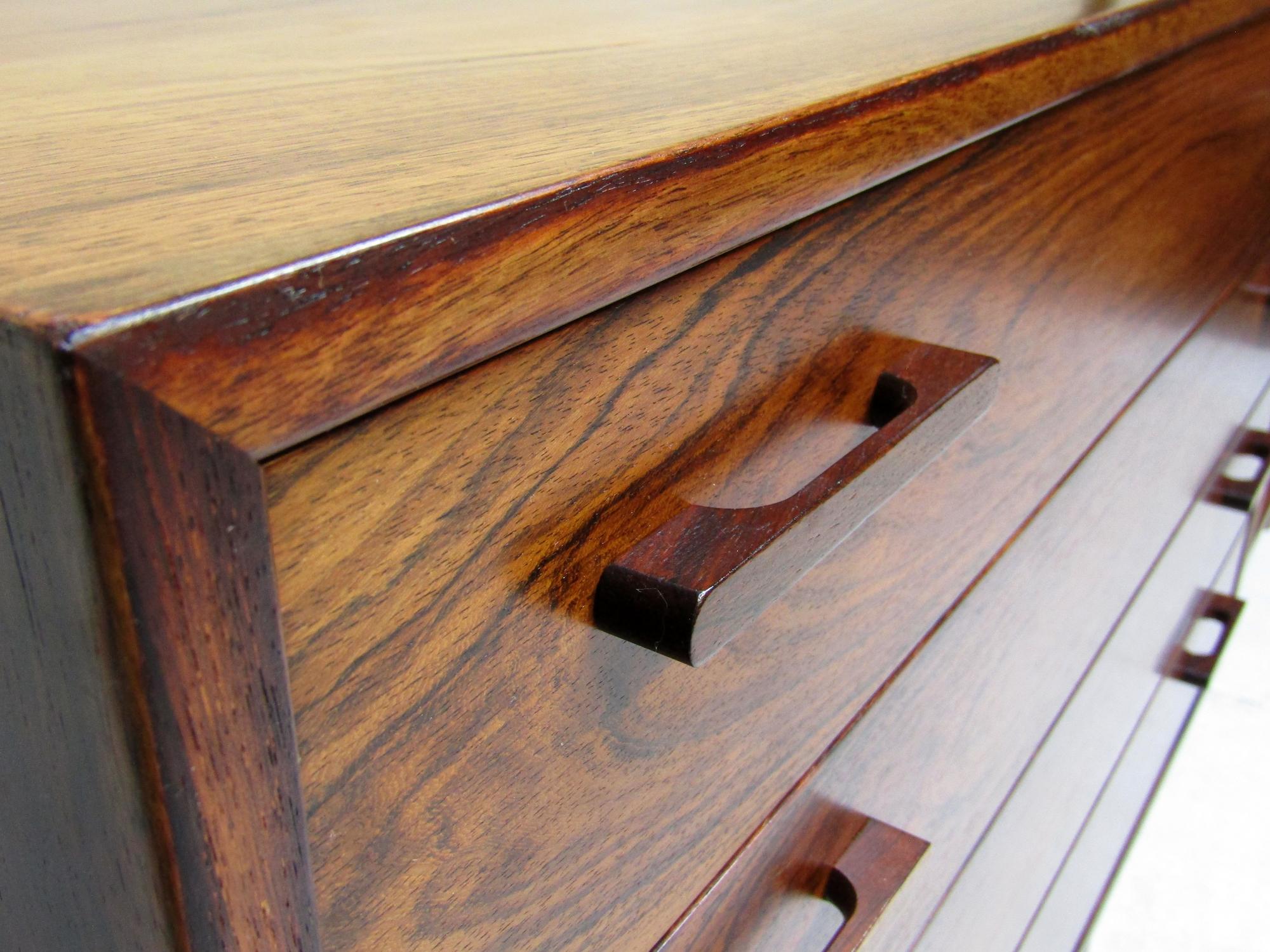 Legno massiccio Set di cassapanche e armadietti danesi degli anni '60 in palissandro di Kai Kristiansen per Fm Mobler in vendita