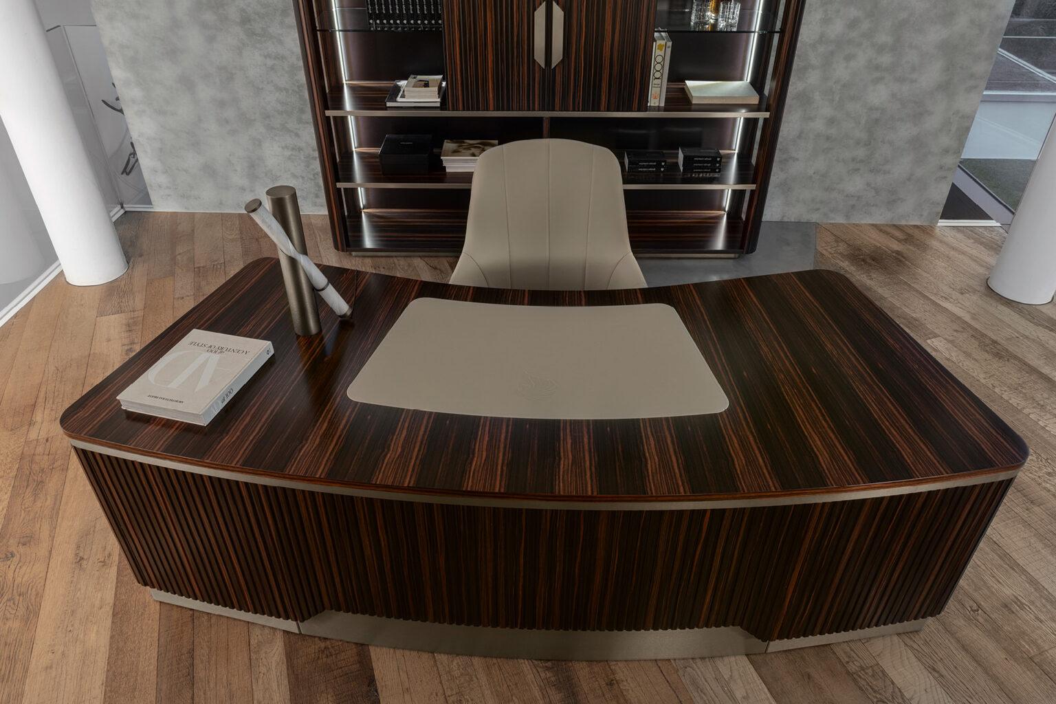 Art déco Giorgio Collection Italian Luxor Ebony Makassar Presidential desk en vente