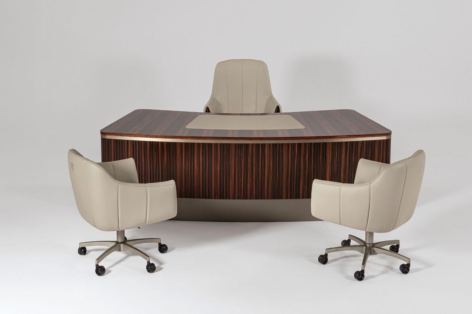 XXIe siècle et contemporain Giorgio Collection Italian Luxor Ebony Makassar Presidential desk en vente