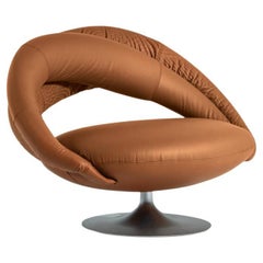 Italian Luxor Big Occasional Round Club chair in leather