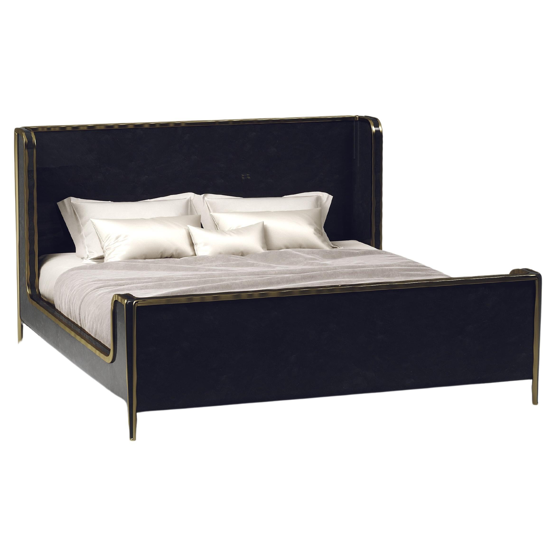 Muschel-Intarsienbett mit Bronze-Patina-Messingdetails von R&Y Augousti im Angebot