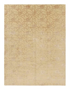 Alfombra geométrica floral de lana y seda, beige, marrón y dorada, de Rug & Kilim