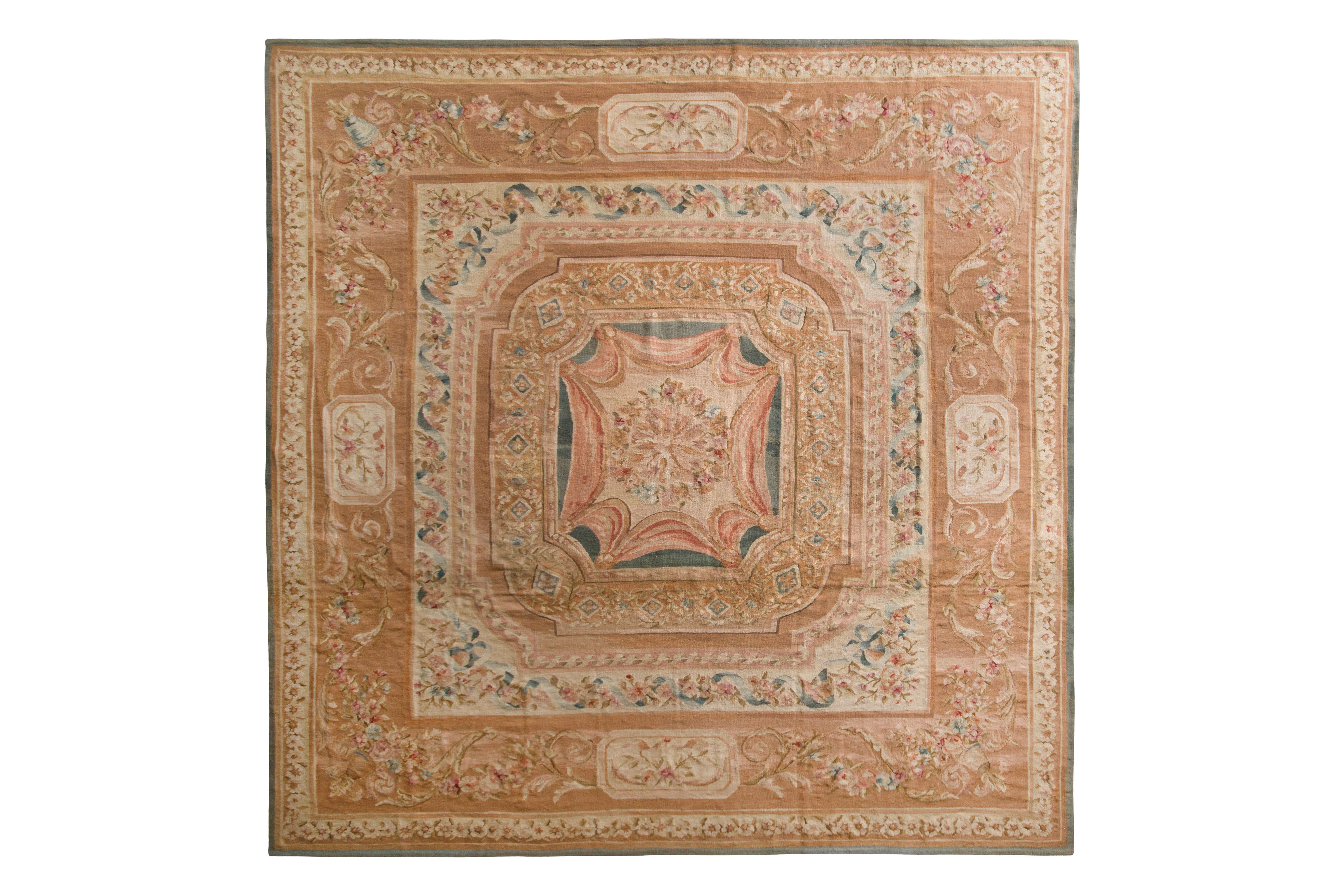 Tapis et Kilim européen du 18ème siècle de style Aubusson à tissage plat beige et brun