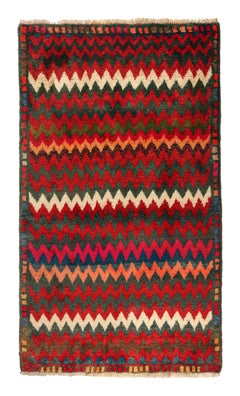 Gabbeh Persischer Stammes-Teppich im Vintage-Stil mit lebhaften Chevron-Mustern von Teppich & Kelim