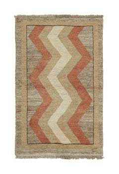 Gabbeh Vintage Vintage-Teppich in Beige-Braun und Rot mit Chevron-Muster von Teppich & Kelim