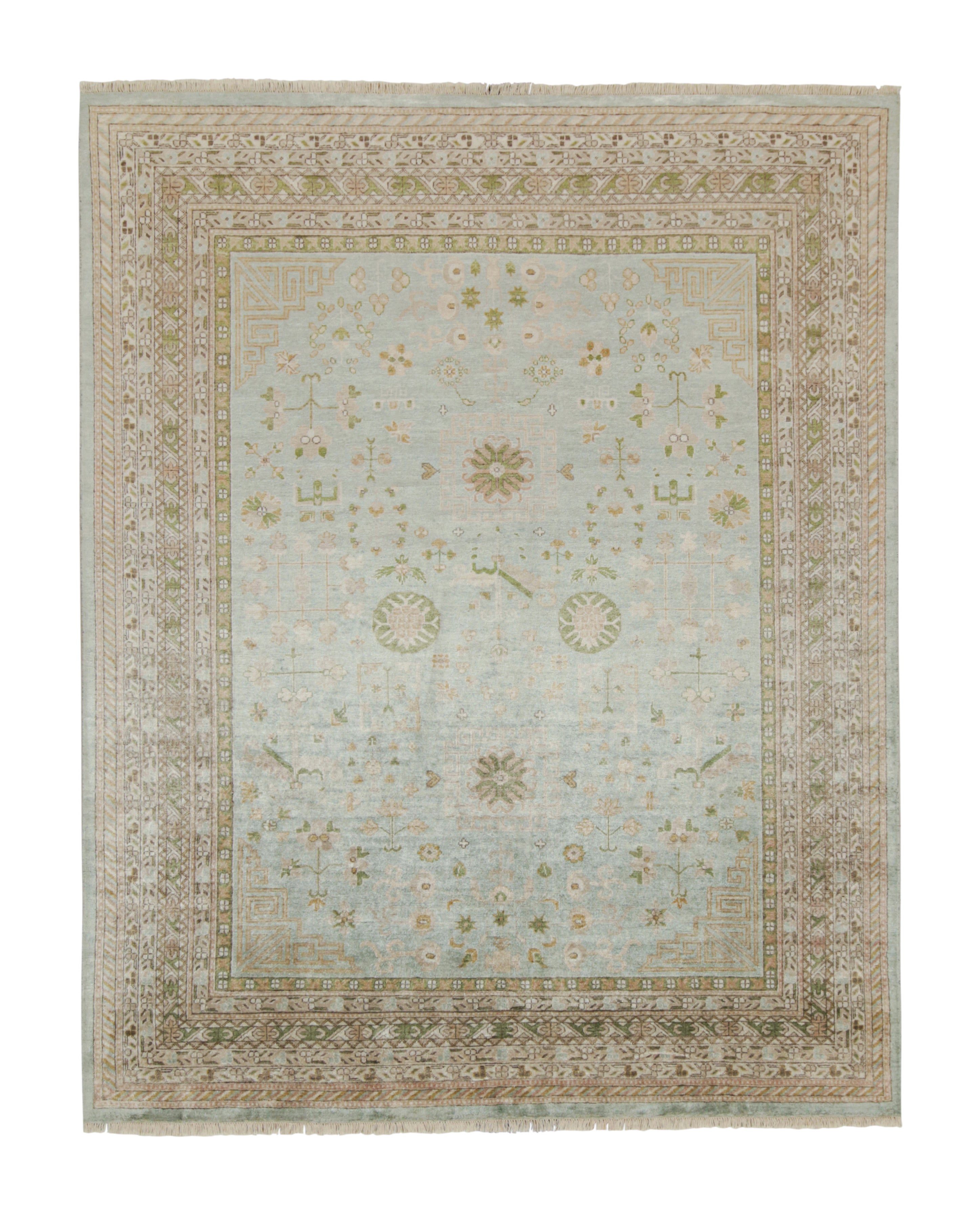 Teppich & Kelim-Teppich im Khotan-Stil mit geometrischem Muster in Blau & Beige-Brown im Angebot
