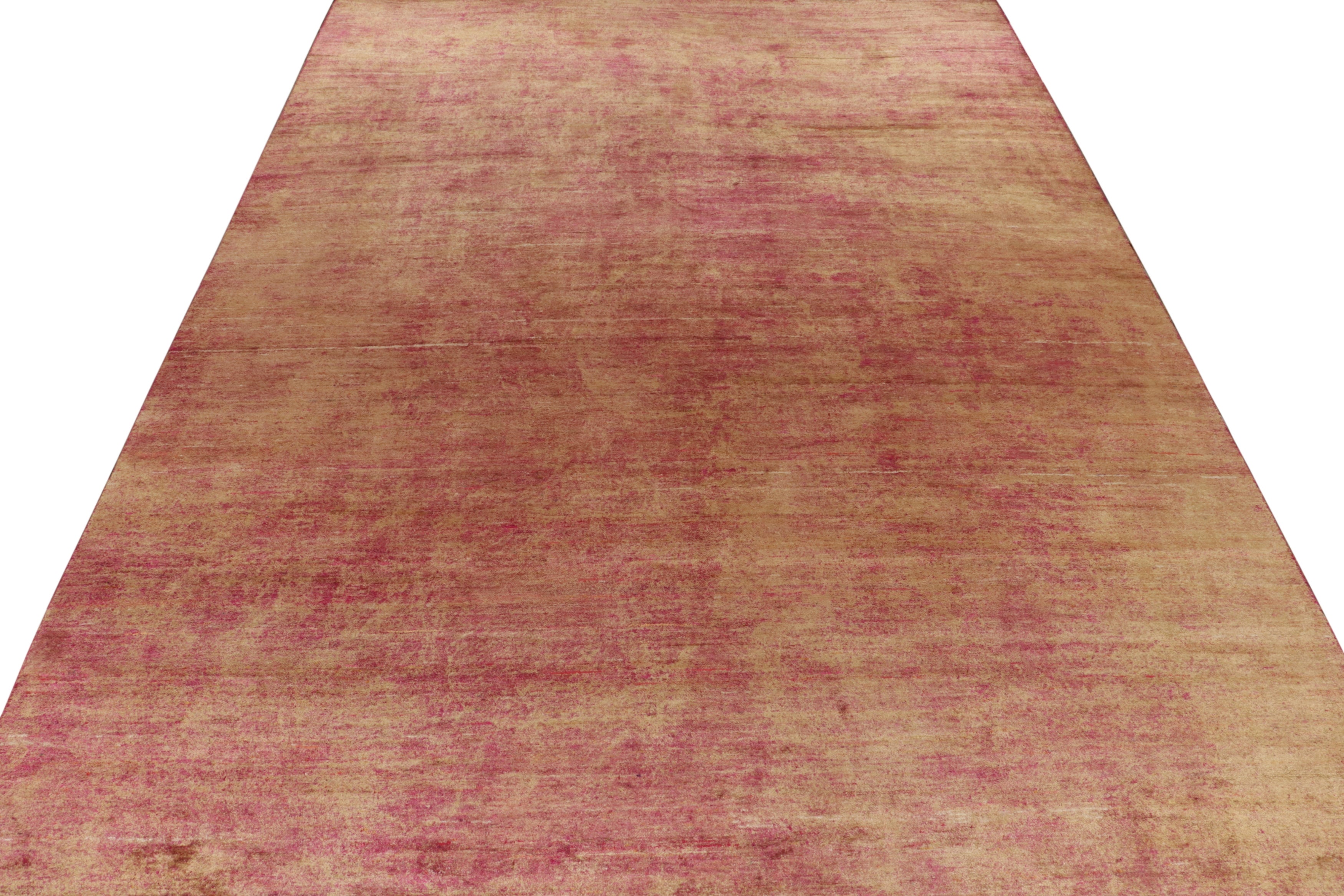 Rug & Kilim’s Oversized Contemporary Rug in Red and Gold Striations In New Condition For Sale In Long Island City, NY