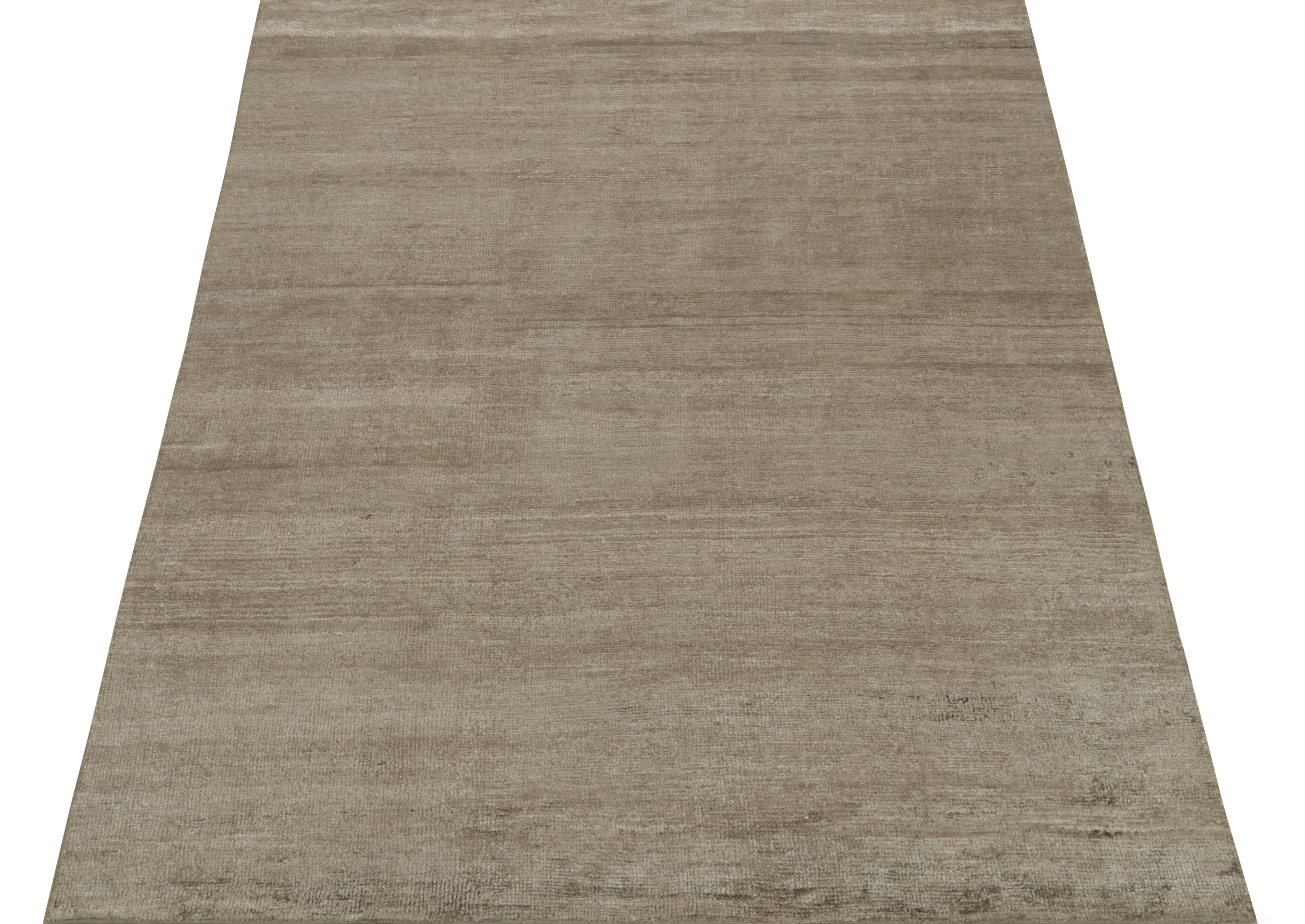 Rug & Kilim's Solid Gray Rug in Tone-on-tone Hand-Knotted Silk Striae (Tapis gris uni à rayures de soie ton sur ton) en vente