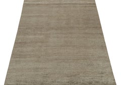 Rug & Kilim's Solid Gray Rug in Tone-on-tone Hand-Knotted Silk Striae (Tapis gris uni à rayures de soie ton sur ton)