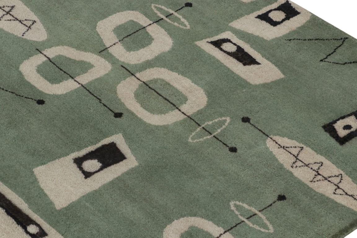 Alfombra de estilo moderno de mediados de siglo Rug & Kilim en verde con motivos geométricos Anudado a mano en venta