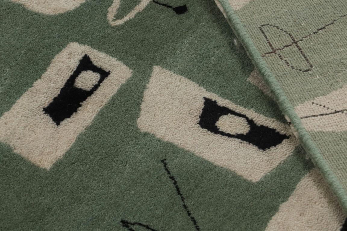 Alfombra de estilo moderno de mediados de siglo Rug & Kilim en verde con motivos geométricos Siglo XXI y contemporáneo en venta