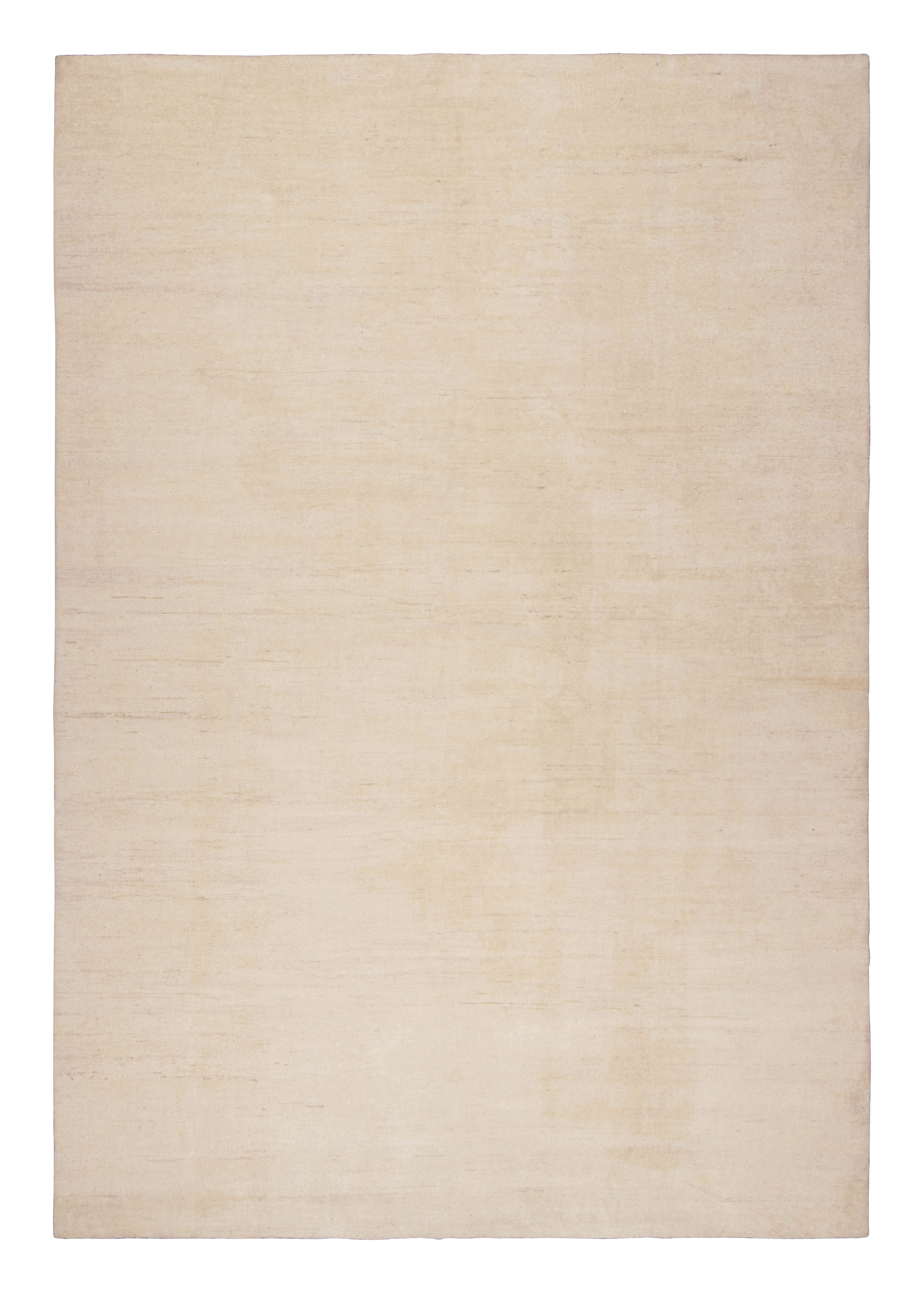 Rug & Kilim è un tappeto solido contemporaneo nei toni neutri del beige.