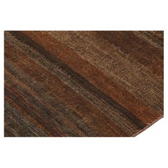 Rug & Kilim's Modern Textural Rug in Beige-Brown and Umber Stripes and Striae (Tapis à rayures beige, marron et orange)