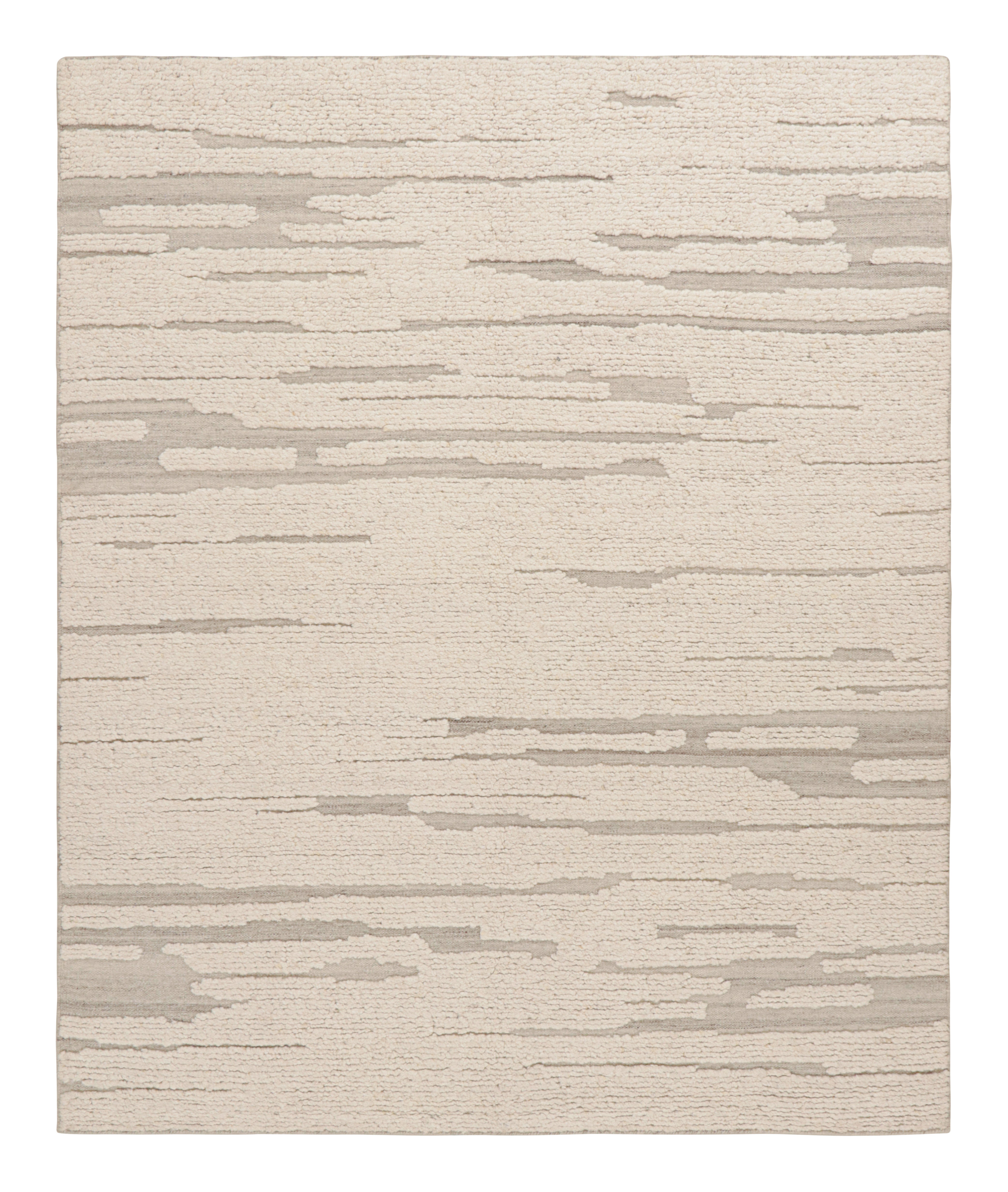 Rug & Kilim's Textural Kilim in White Abstract High-Low Patterns (Kilim texturé en blanc avec des motifs abstraits) en vente