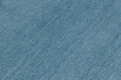 Tappeto in stile Art Deco di Rug & Kilim con campo aperto blu chiaro e bordi geometrici