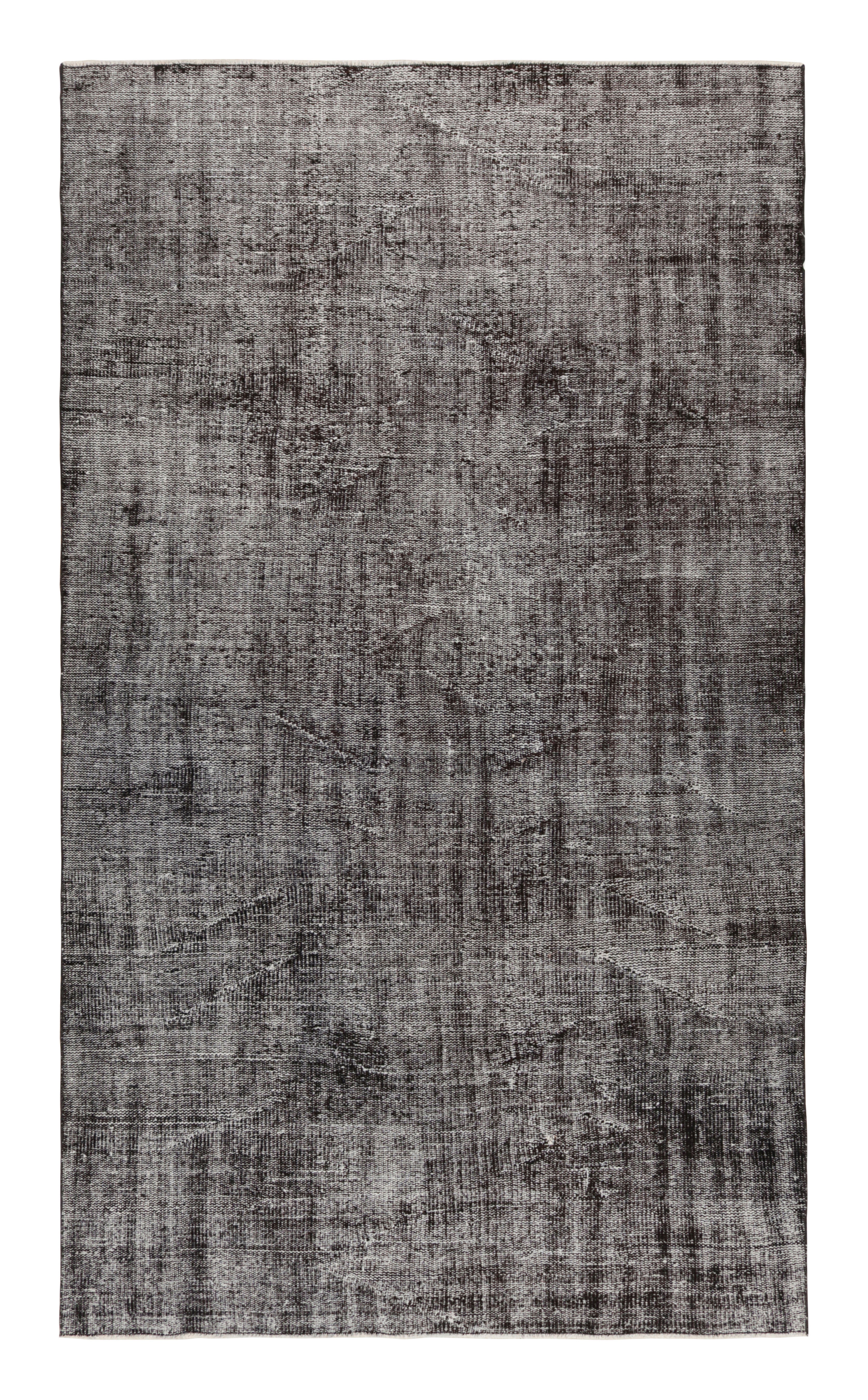 Tapis turc vintage à motifs noirs et blancs, de Rug & Kilim