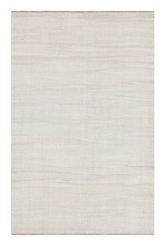 Vintage-Kilim in Weiß- und Beigetönen, von Rug & Kilim