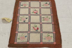 Antique Hooked Rug in Beige with Floral Medallion & Patterns from Rug & Kilim