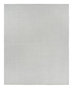 Rug & Kilim: un tappeto oversize dai toni grigi e a righe