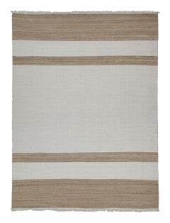 Rug & Kilim è un tappeto contemporaneo in iuta a strisce bianche e beige-marroni.