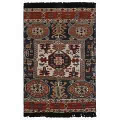 Rug & Kilim: tappeto in stile tribale con motivi geometrici e medaglioni primitivisti
