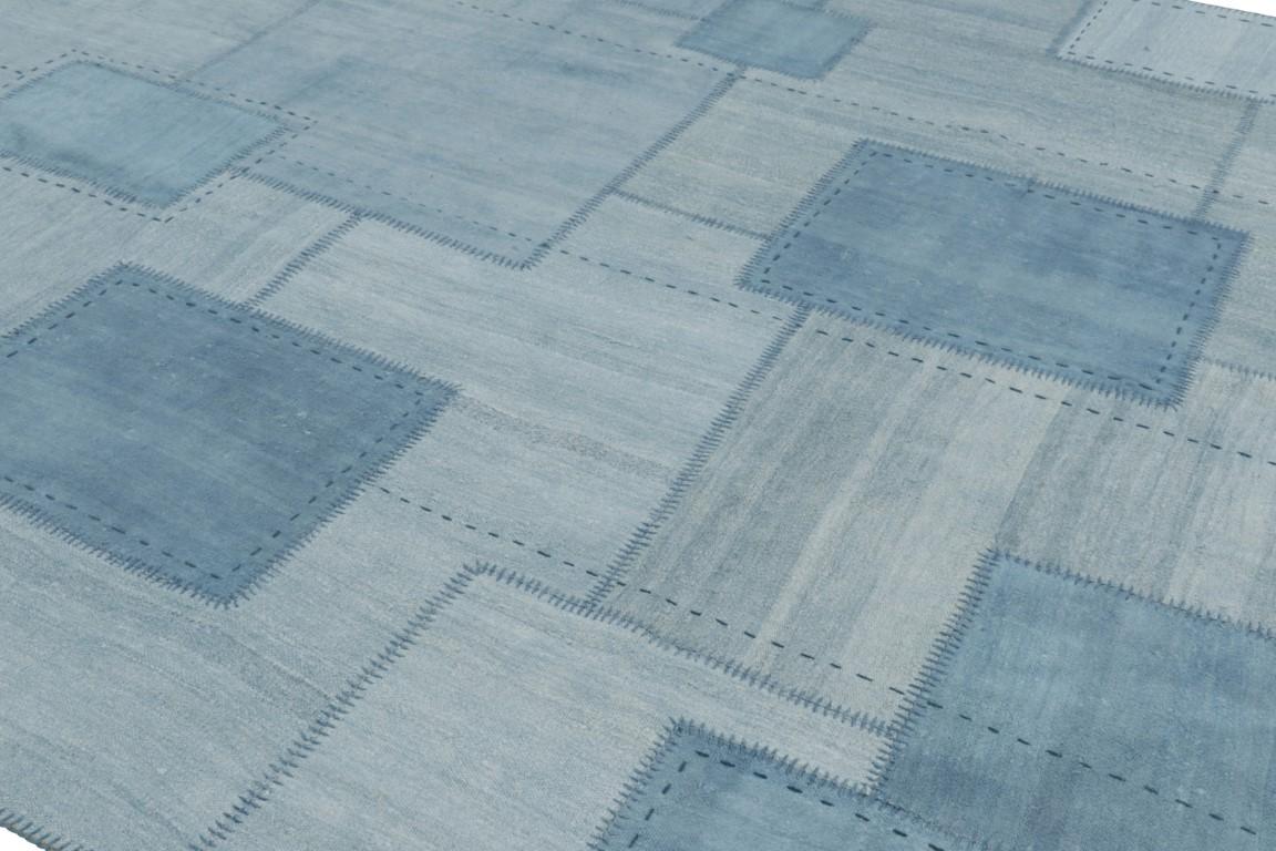 Dieser 10x13 große Vintage-Patchwork-Teppich aus handgewebter Wolle stammt aus der Türkei (ca. 1980-90) und ist eine Neuauflage des kultigen Stils von Rug & Kilim. 

Über das Design:

Bewunderer des Handwerks können feststellen, dass der