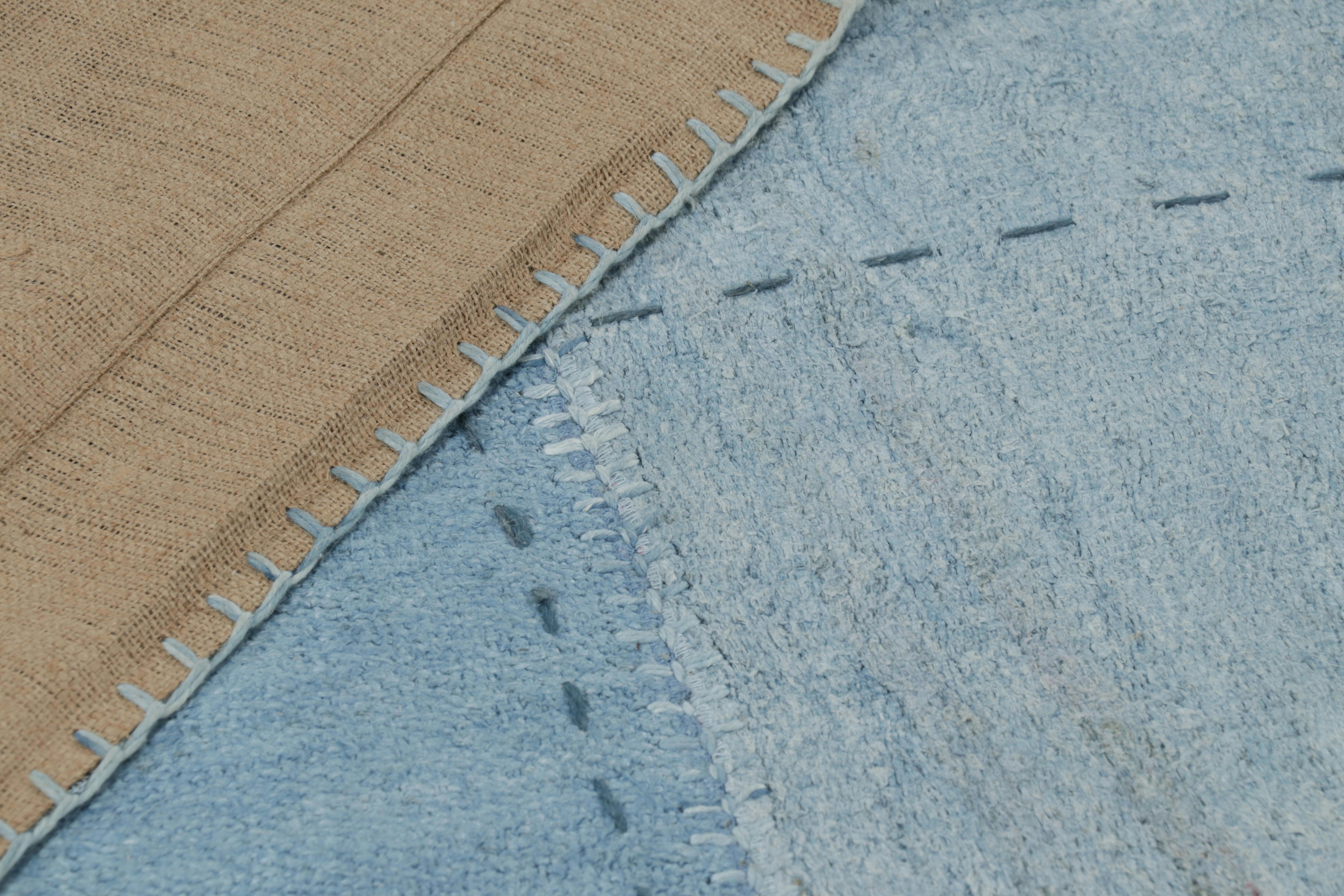 Vintage-Patchwork-Teppich in blauen, weißen und grauen Tönen - Rug & Kilim (Ende des 20. Jahrhunderts) im Angebot