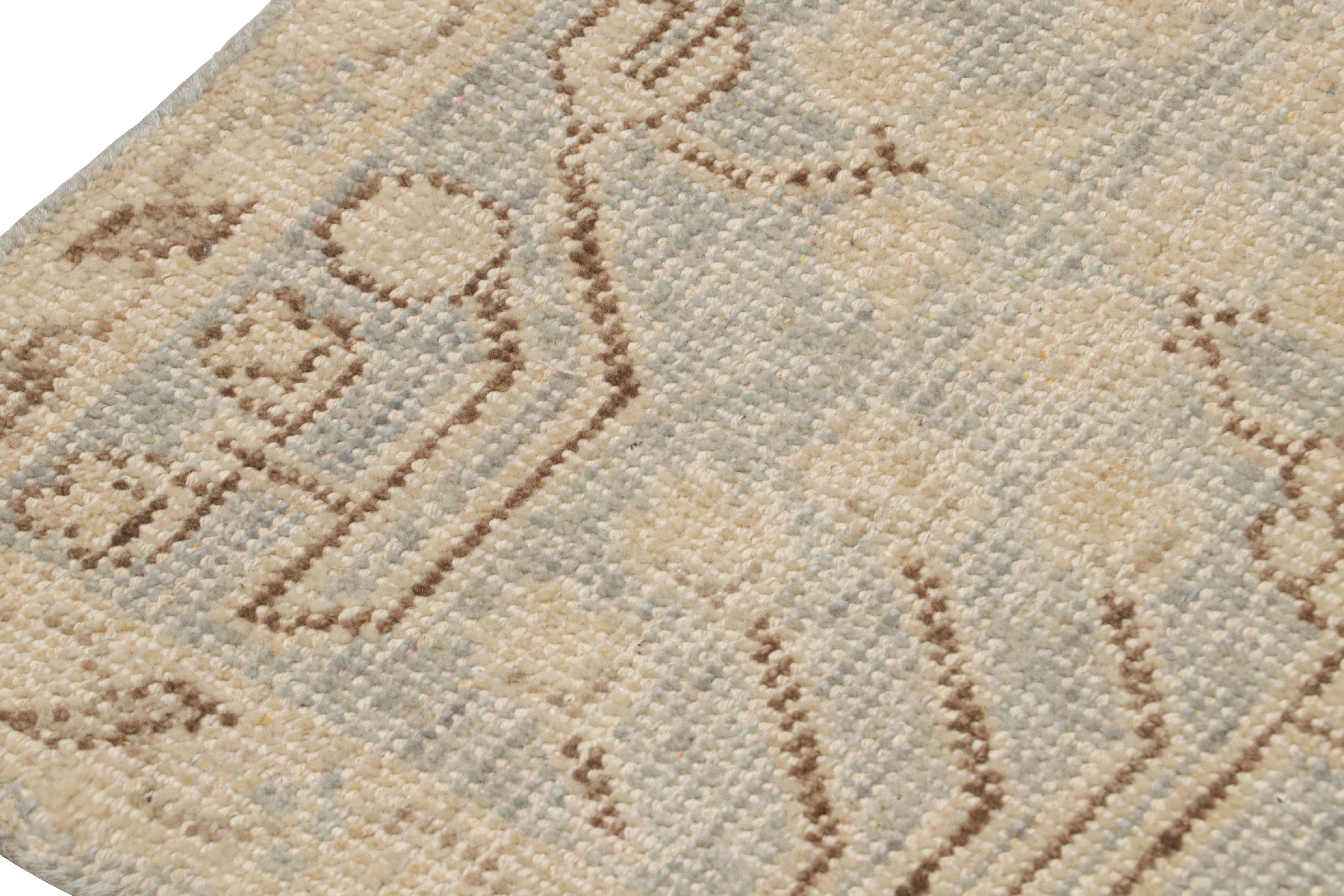 Indien Rug & Kilim's Khotan Samarkand Style Scatter Rug With Geometric Patterns (tapis à motifs géométriques) en vente