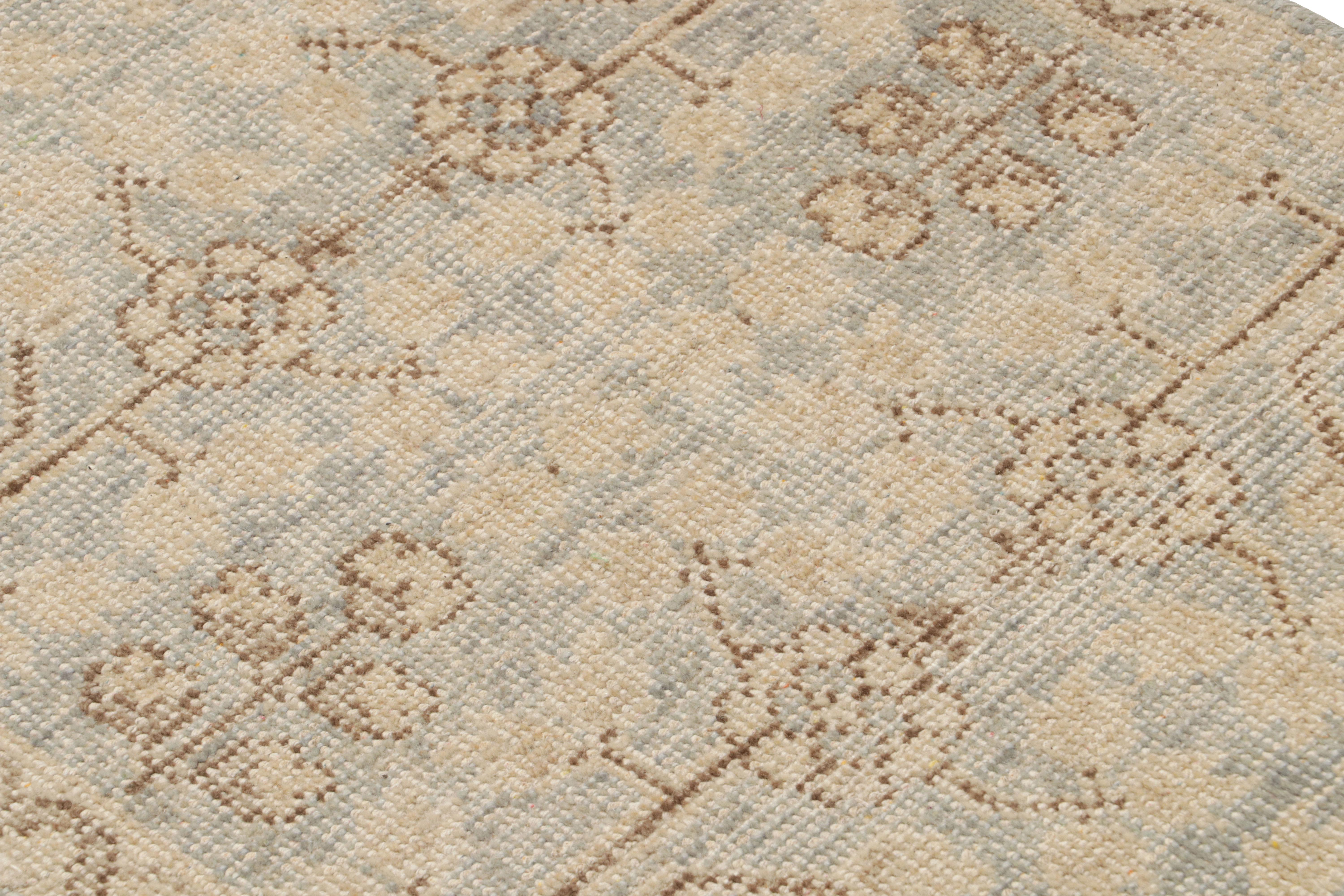 Noué à la main Rug & Kilim's Khotan Samarkand Style Scatter Rug With Geometric Patterns (tapis à motifs géométriques) en vente