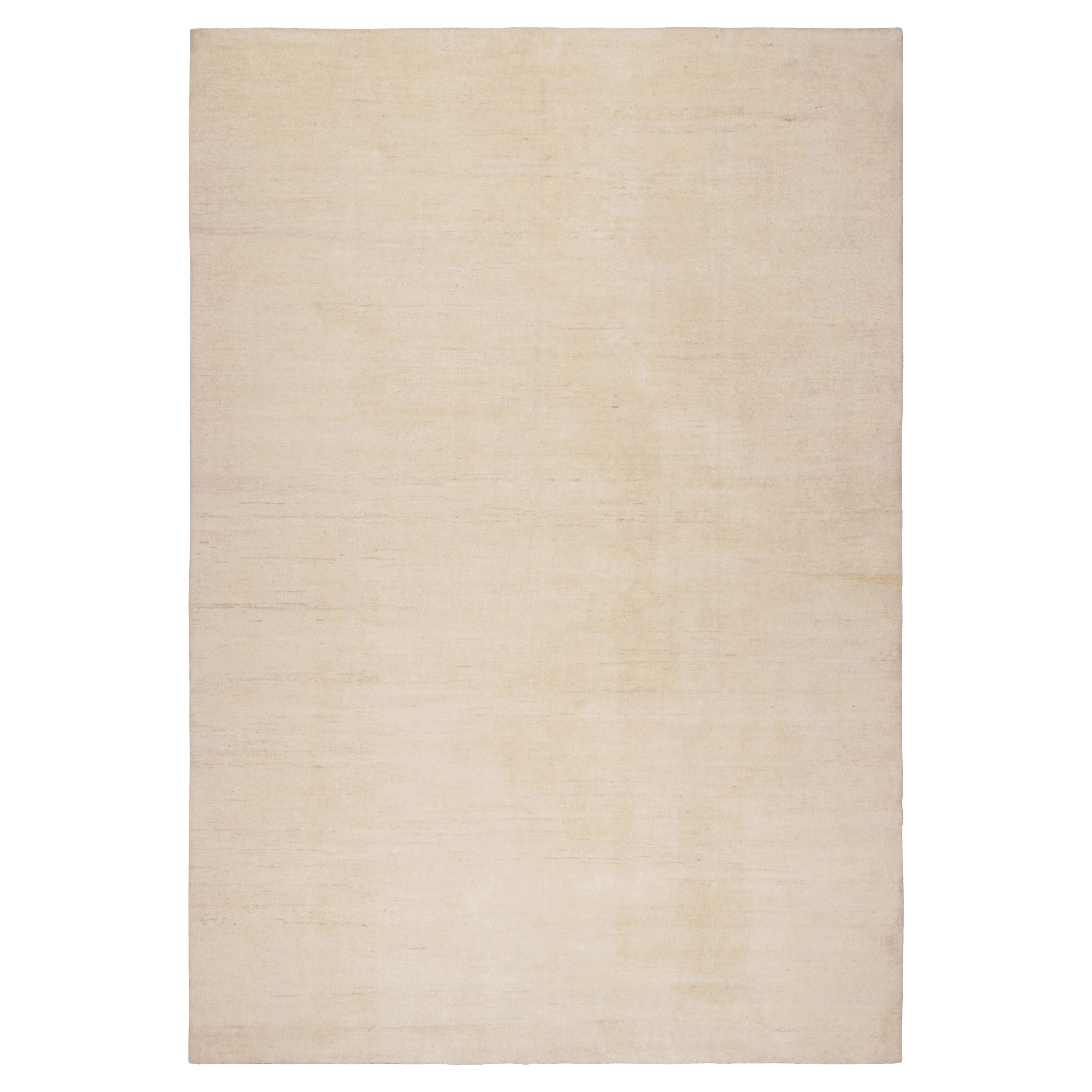 Rug & Kilim's Contemporary Solid Rug in Neutral Beige Tones (Tapis massif contemporain dans les tons neutres de beige)