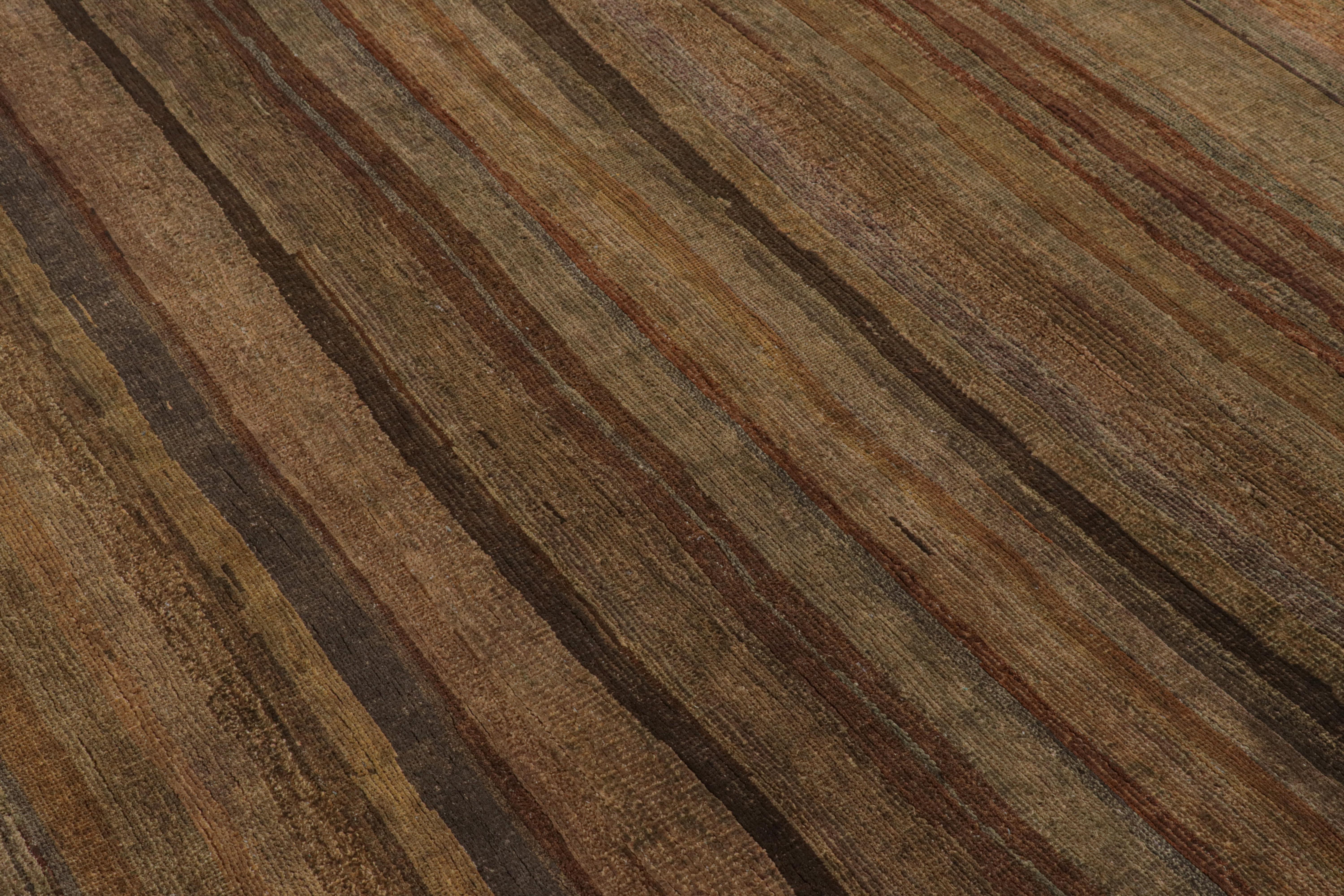 Un'audace novità 6x9 della nostra collezione Texture of Color, realizzata con lana annodata a mano e una nuova interpretazione del tema di questa collezione, in particolare una tintura vegetale come quelle utilizzate nei tappeti antichi o vintage