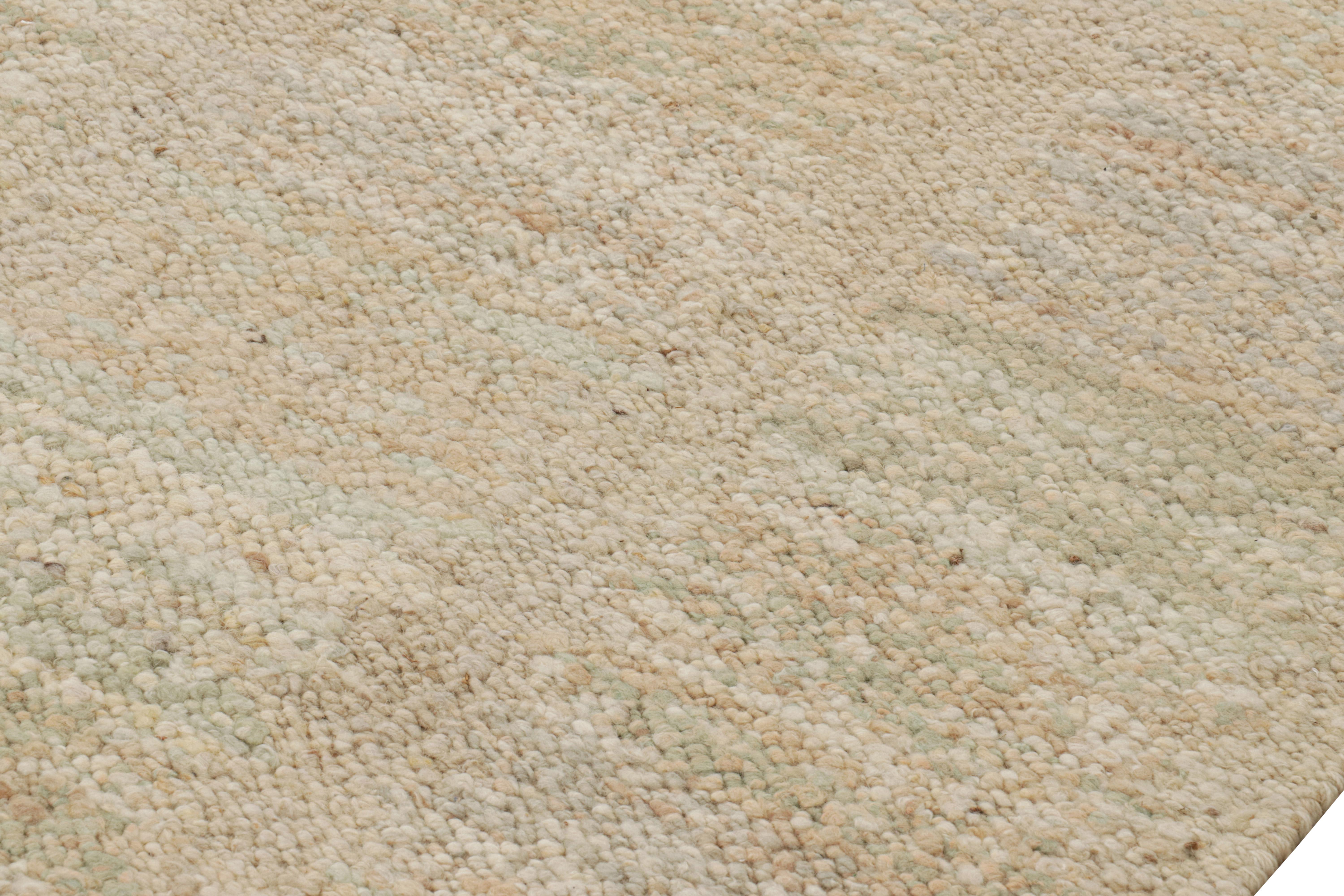 Rug & Kilim's Teppich im skandinavischen Stil in Beige mit bunten geometrischen Mustern im Zustand „Neu“ im Angebot in Long Island City, NY