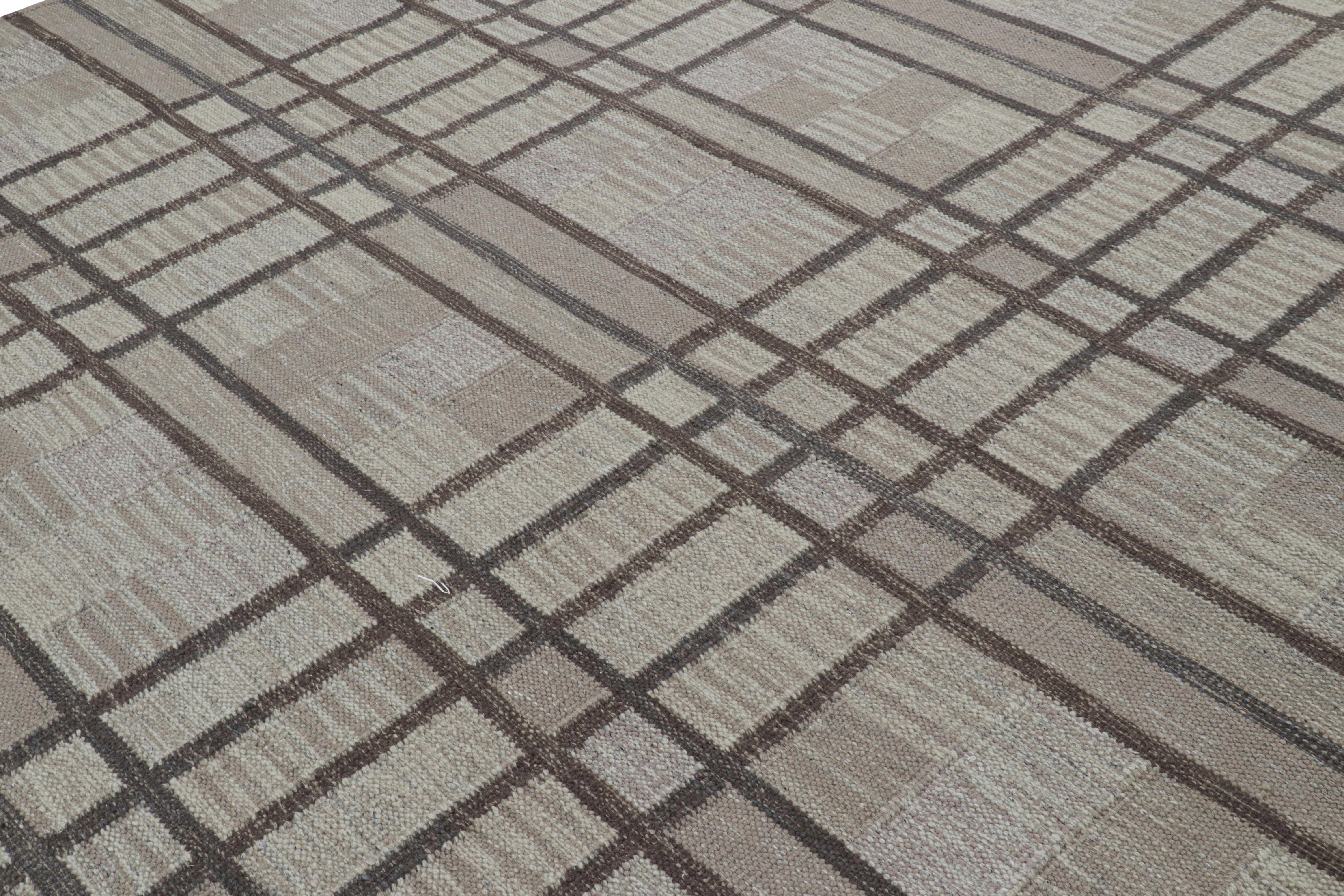 Questo tappeto moderno 9x12 in stile svedese è una nuova e audace aggiunta alla collezione Scandinavian di Rug & Kilim. Tessuta a mano in un intreccio piatto di lana con filati naturali non tinti, il suo design si ispira ai modelli minimalisti