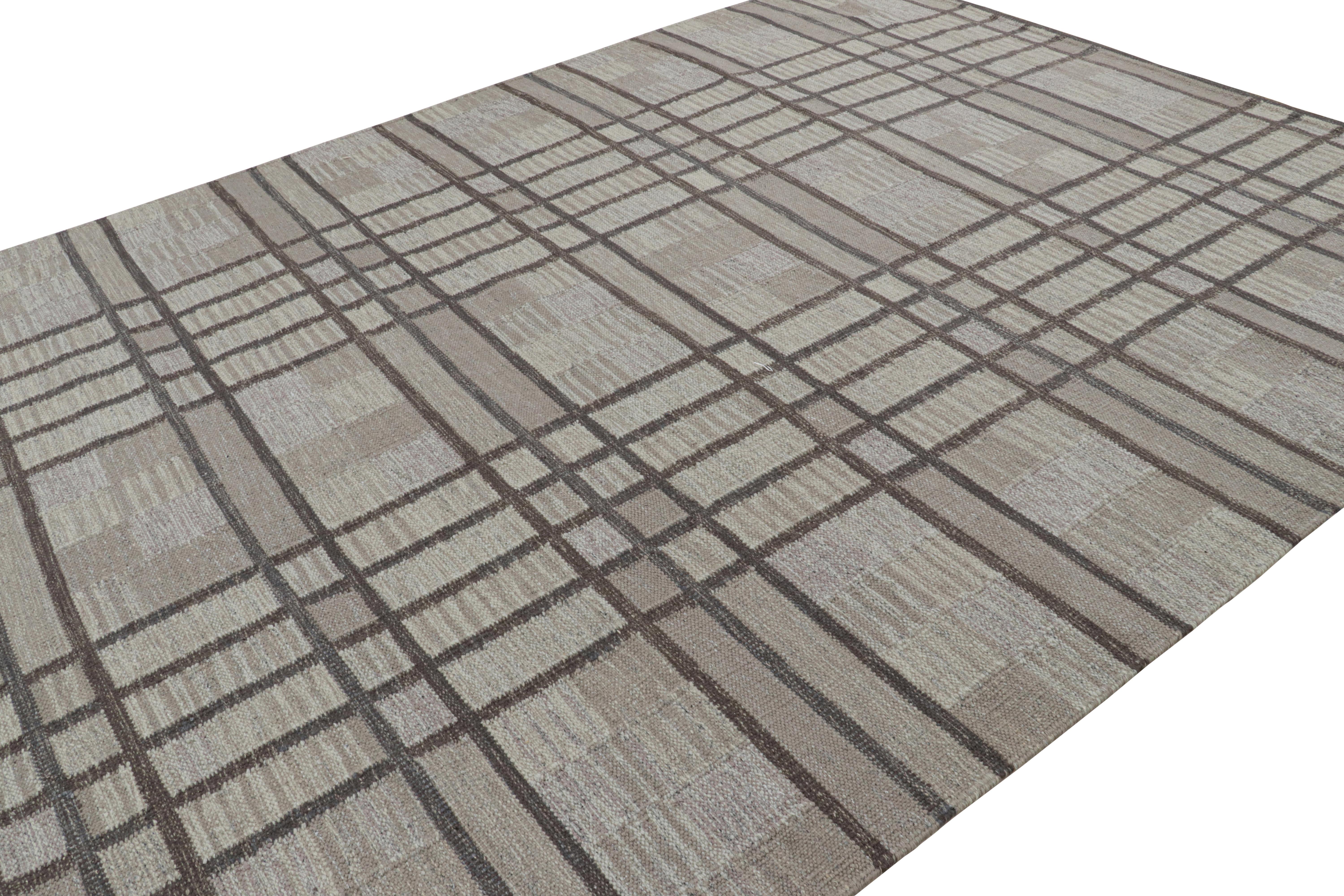 Indiano Rug & Kilim è un tappeto in stile scandinavo con motivi geometrici sui toni del marrone in vendita