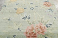 Tappeto quadrato in lana con motivi floreali in stile Art Déco cinese di Rug & Kilim, India