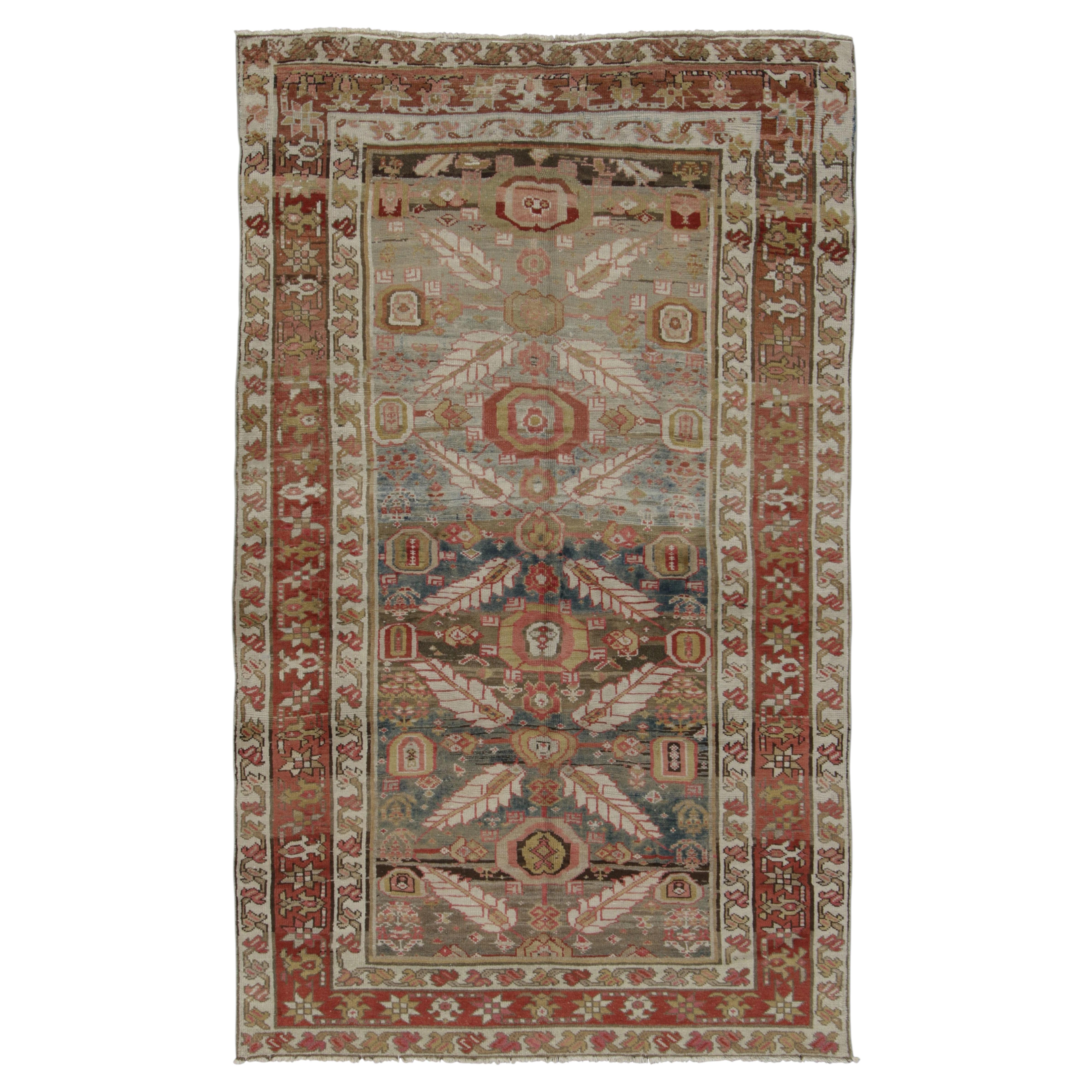 Antique Heriz Rug with Geometric Medallion and Red-Toned Border - Rug & Kilim For Sale