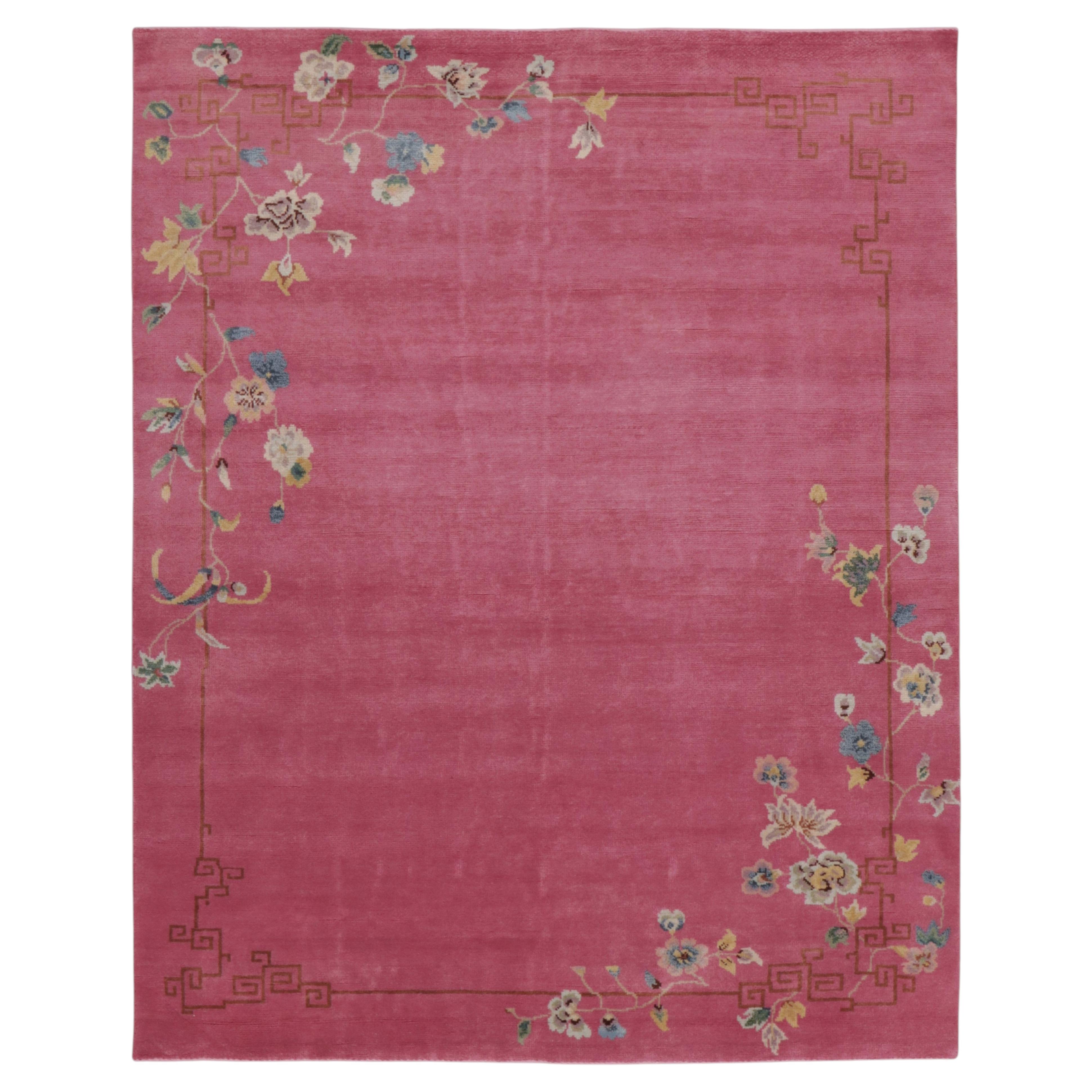 Alfombra de lana de estilo Art Déco chino, con motivos florales en tonos rosa y crema, de Rug & Kilim, India en venta