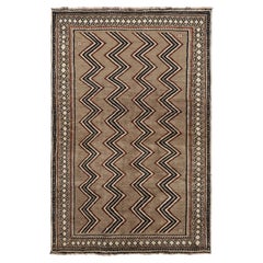 Vintage Qashqai Rug in Beige-Brown with Chevrons - Rug & Kilim