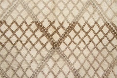 Tappeto berbero marocchino vintage con motivo a rombi color crema di Rug & Kilim, 1950-1959