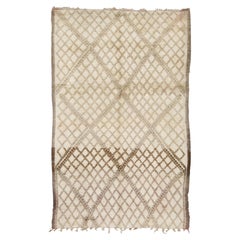 Tappeto berbero marocchino vintage con motivo a rombi color crema di Rug & Kilim, 1950-1959