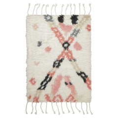 Tapis marocain contemporain en laine à poils longs, format cadeau, couleur crème, par Rug & Kilim, Inde