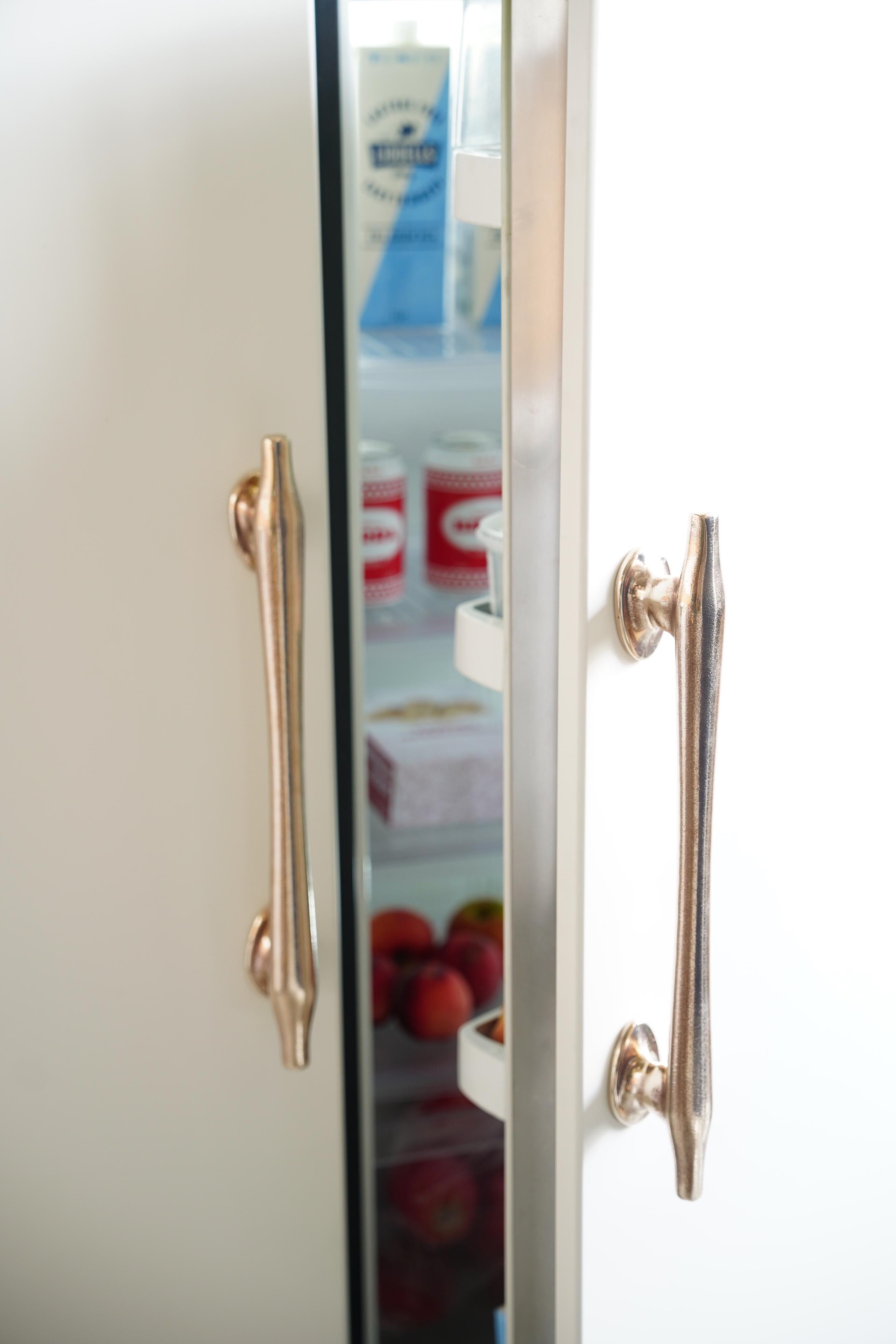 Contemporary BARBERA Cyrus Cabinet Handle Medium Solid Bronze For Sale
