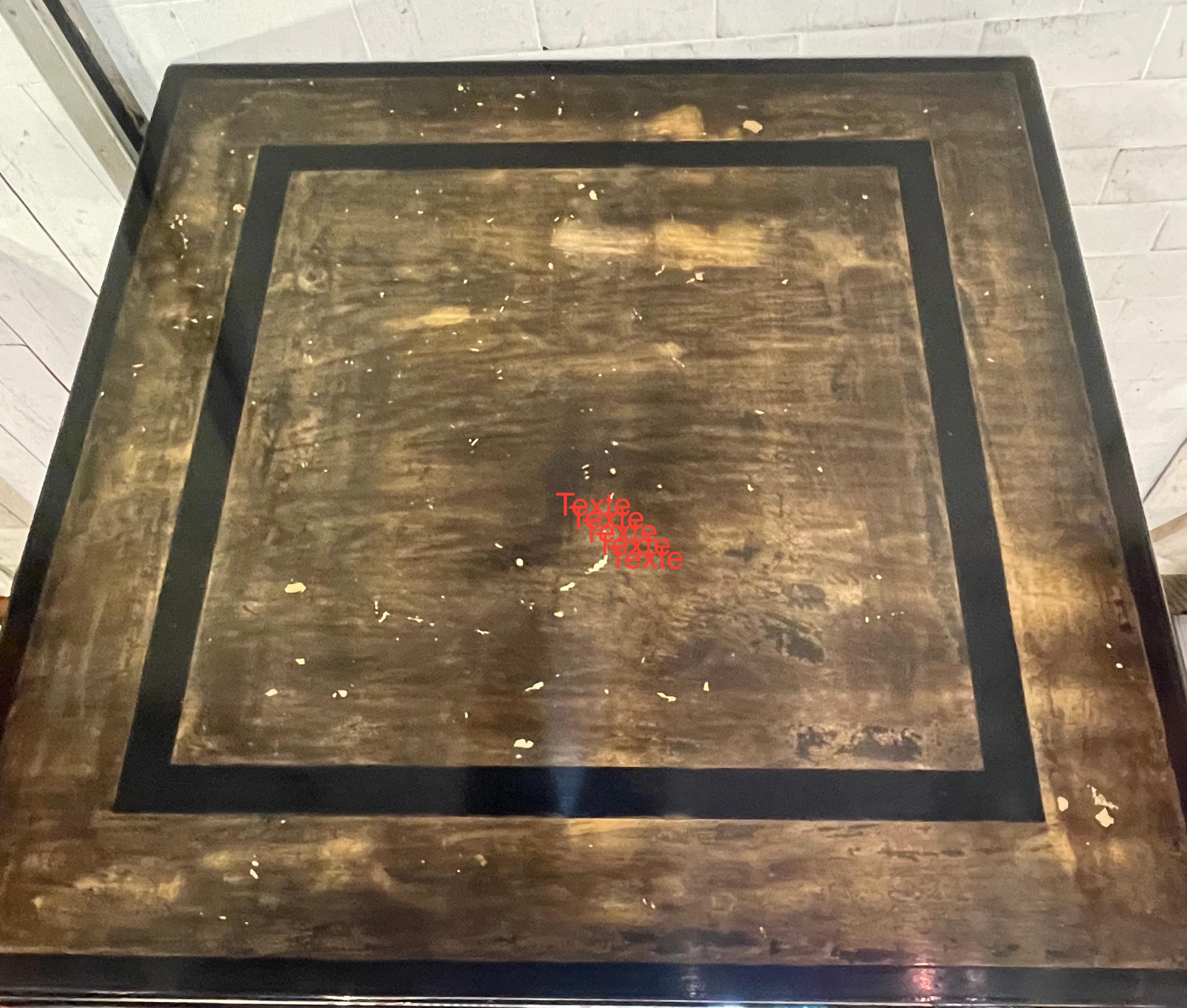 Large Lacquer Low Table With Gold Leaf, China 1950. In Good Condition For Sale In Brussels, BE