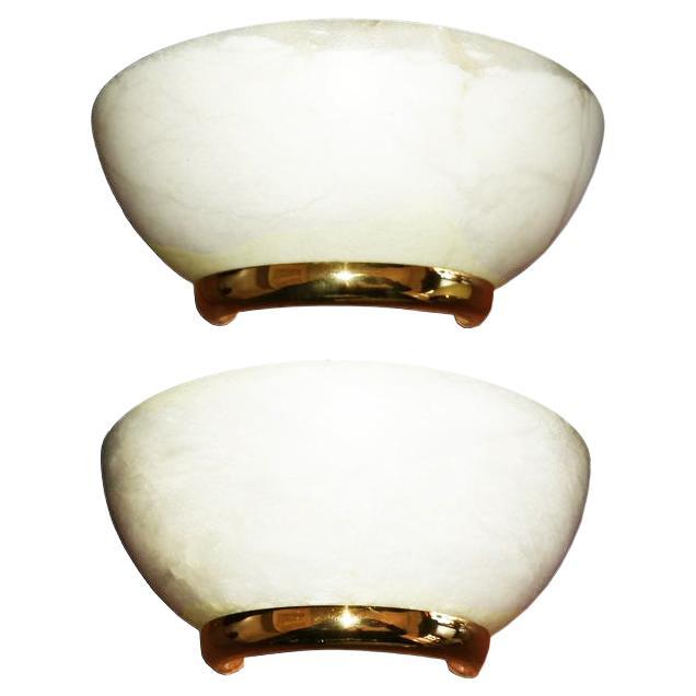  * You want a 3 piece, consult.We have another wall light of the same model. If you need 3, contact us

Very nice sconces, They are like new

 Pair of Alabaster wall sconces and brass 

Geometric shape. Very contemporary minimalist design.