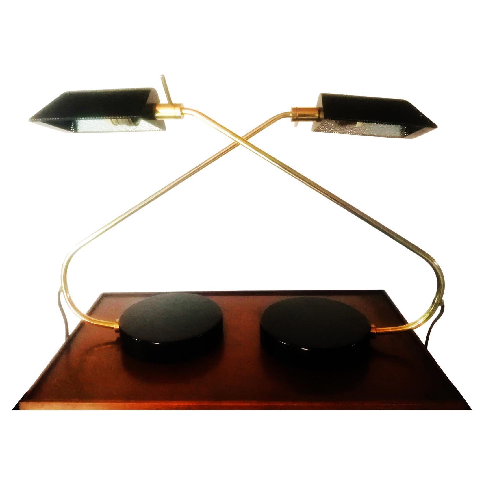 Lampe design du milieu du siècle dernier, années 1950

Style Design/One
 Il s'agit de deux lampes design de qualité, dont nous n'avons pas pu identifier le fabricant. D'apparence nordique, ils sont achetés en Espagne
L'Espagne a été un grand