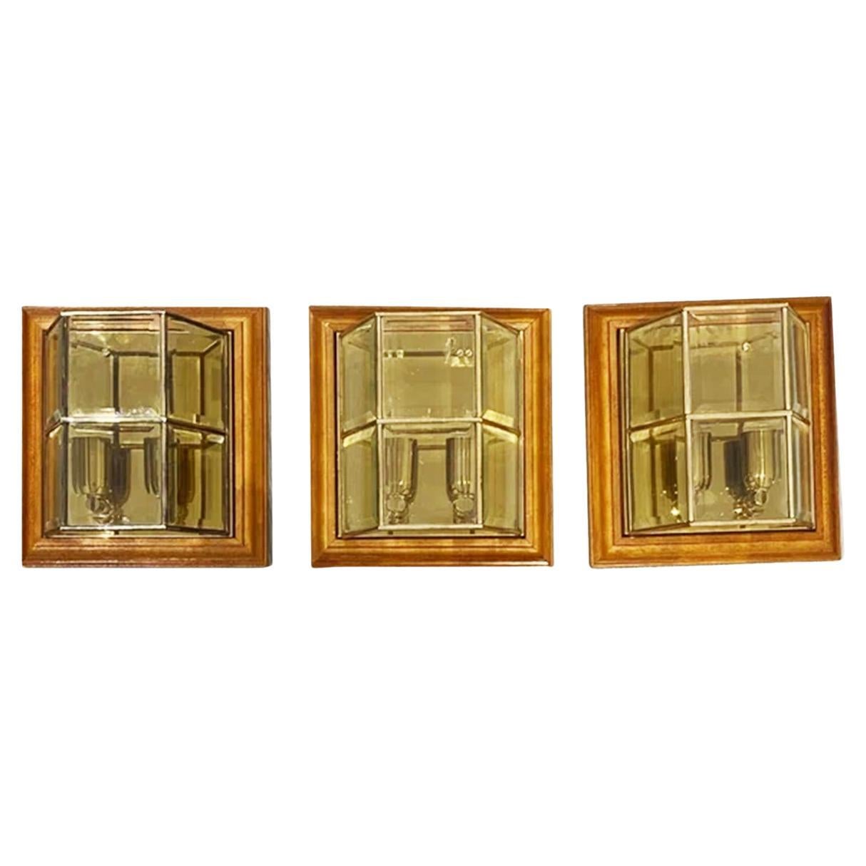 Wandleuchter  Messingglas und Holz, Spanien, Mitte des 20. Jahrhunderts im Angebot