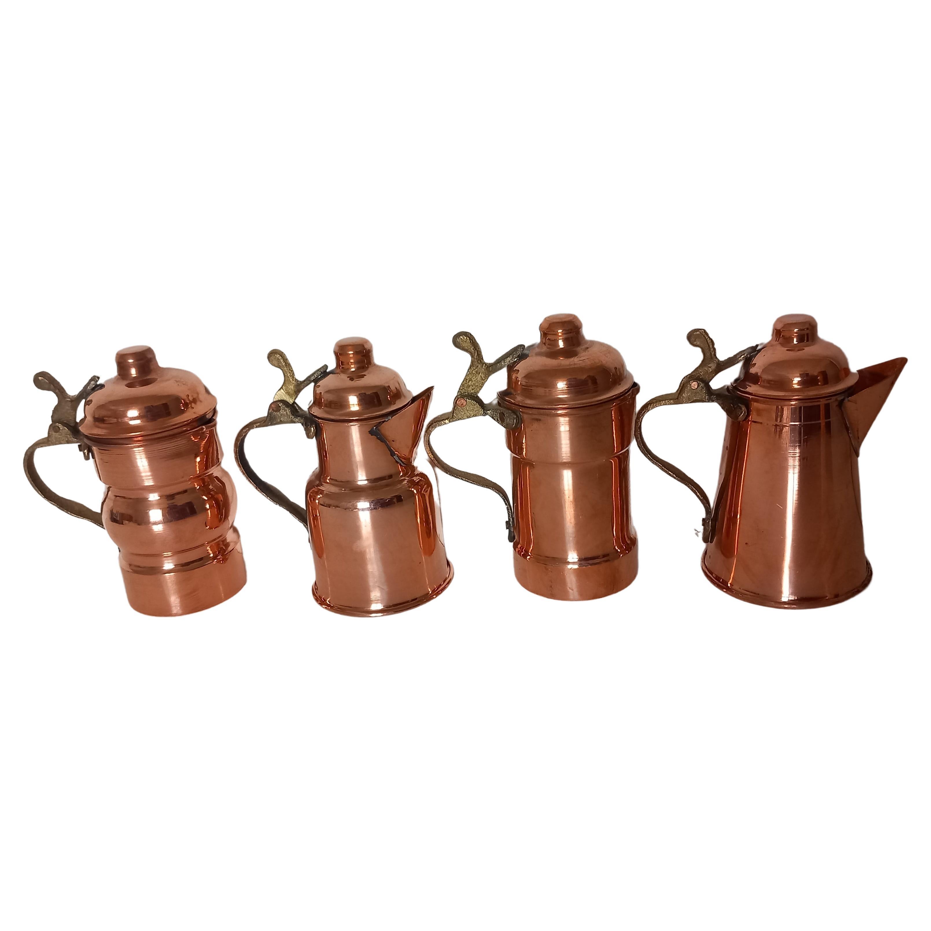 Lot of four vintage copper coffee pots for rustic kitchen decoration
vintage rustic style copper kitchen decoration
They are very decorative pieces. They come from Tuscany, Italy and will give your kitchen a very special touch.