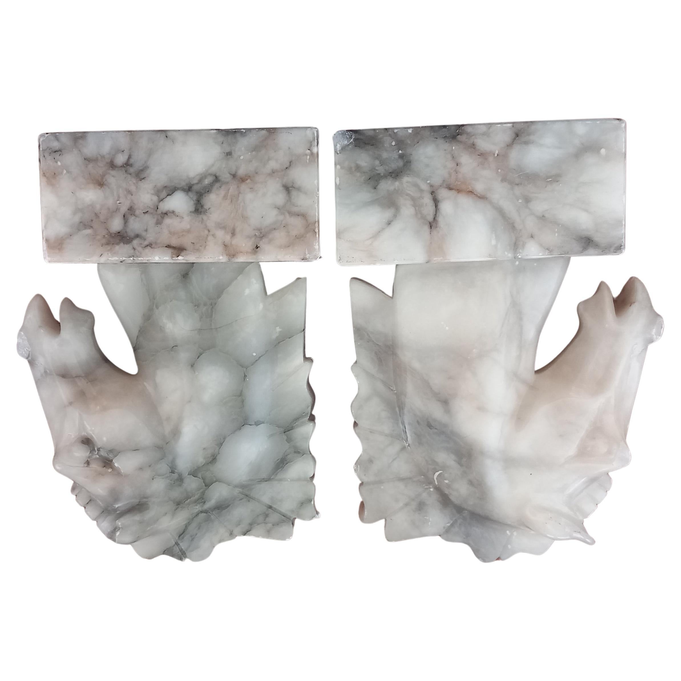 Art Deco bookends, curiosity, they are two figures sculptures in the shape of a horse, in white/grey veined marble

They are very decorative functional pieces and at the same time they are very beautiful

Relics of the workshops that were in Spain