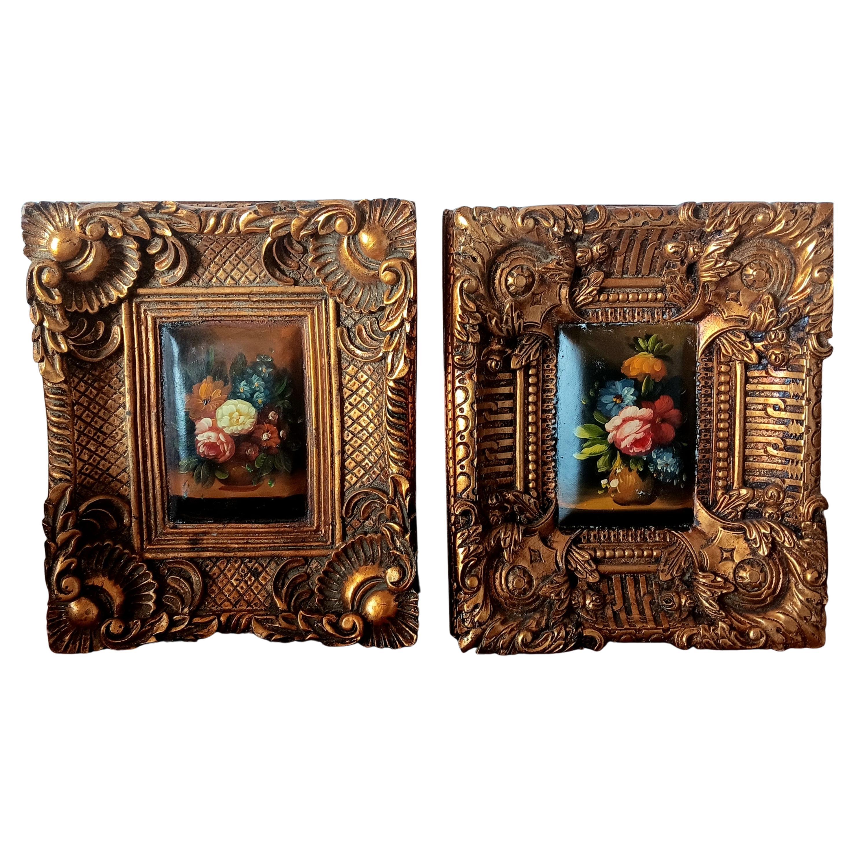 Einzeln verkauft
Dekorative vergoldete Rahmen im Barockstil mit einem Blumenstrauß
Sie sind nicht identisch, aber sie sehen gut zusammen aus.
Sie sind spektakulär, mit dem gealterten Blattgold und den Schatten der Rocaille-Ornamente im französischen